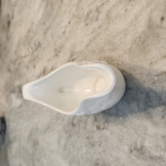 Pottery Barn Vine White Collection Gravy Boat - Picture 3 of 6